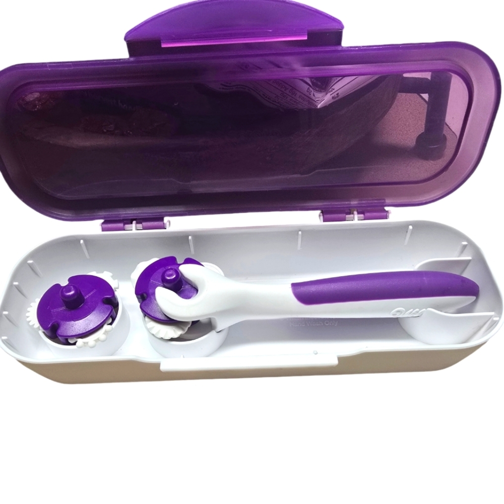 🥳 3/$30 Wilton Detail Fondant Embosser Set